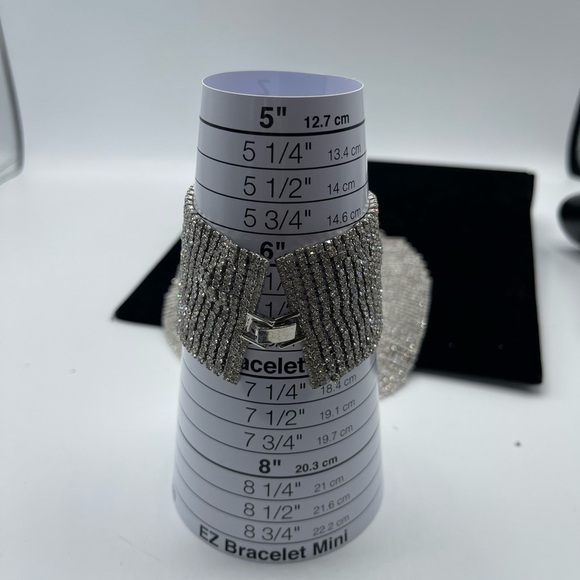 NWT Sienna Statement Rhinestone Chocker and Bracelet Set - Picture 3 of 7